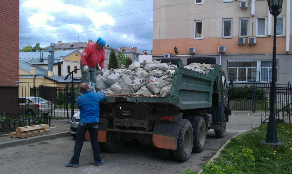 Вывоз строительного мусора в Донецке от 1752 руб. – ПроМусор