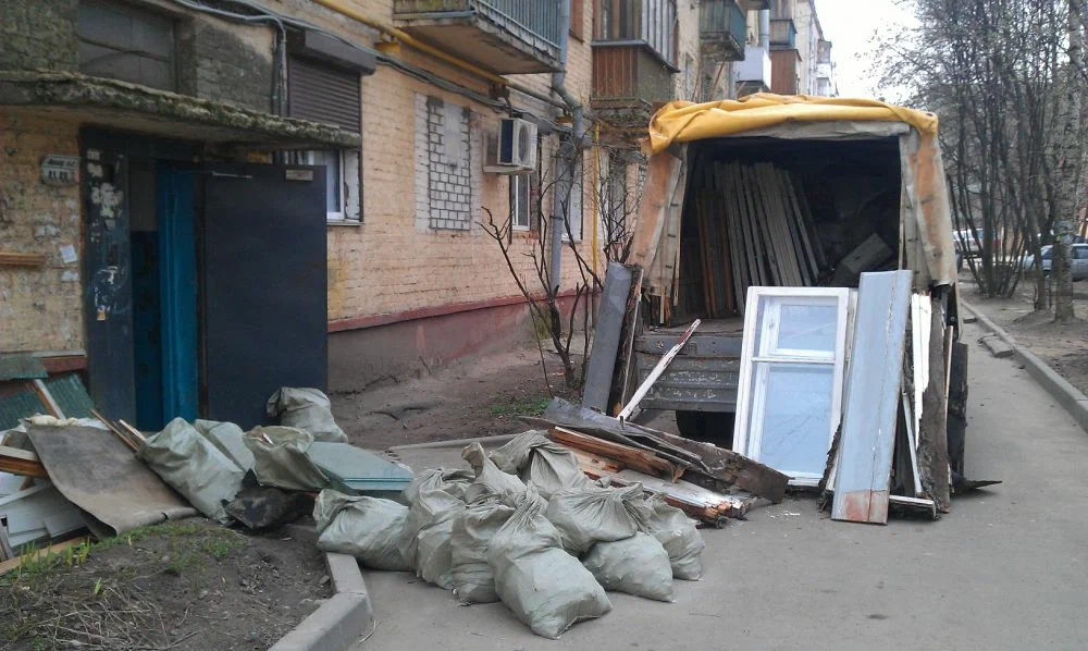 Вывоз мусора после ремонта в Донецке от ПроМусор — цены от 4927 руб., быстро и недорого