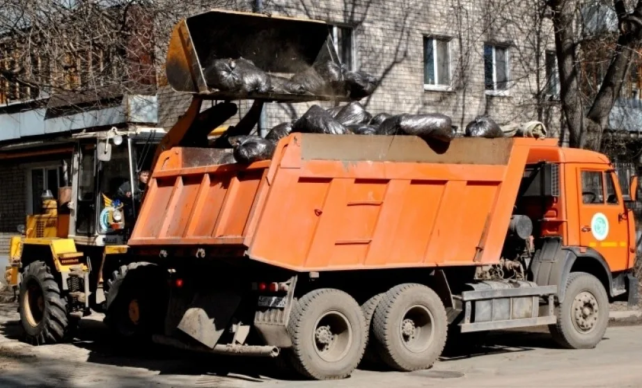Вывоз мусора грузовым фургоном 5 тонн в Донецке – ПроМусор, аренда, цена от 1697 руб